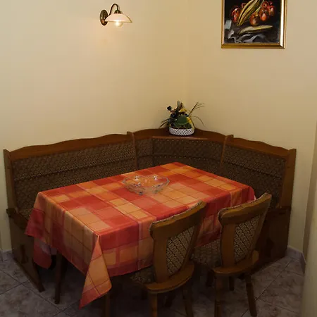 Diamant Apartman *